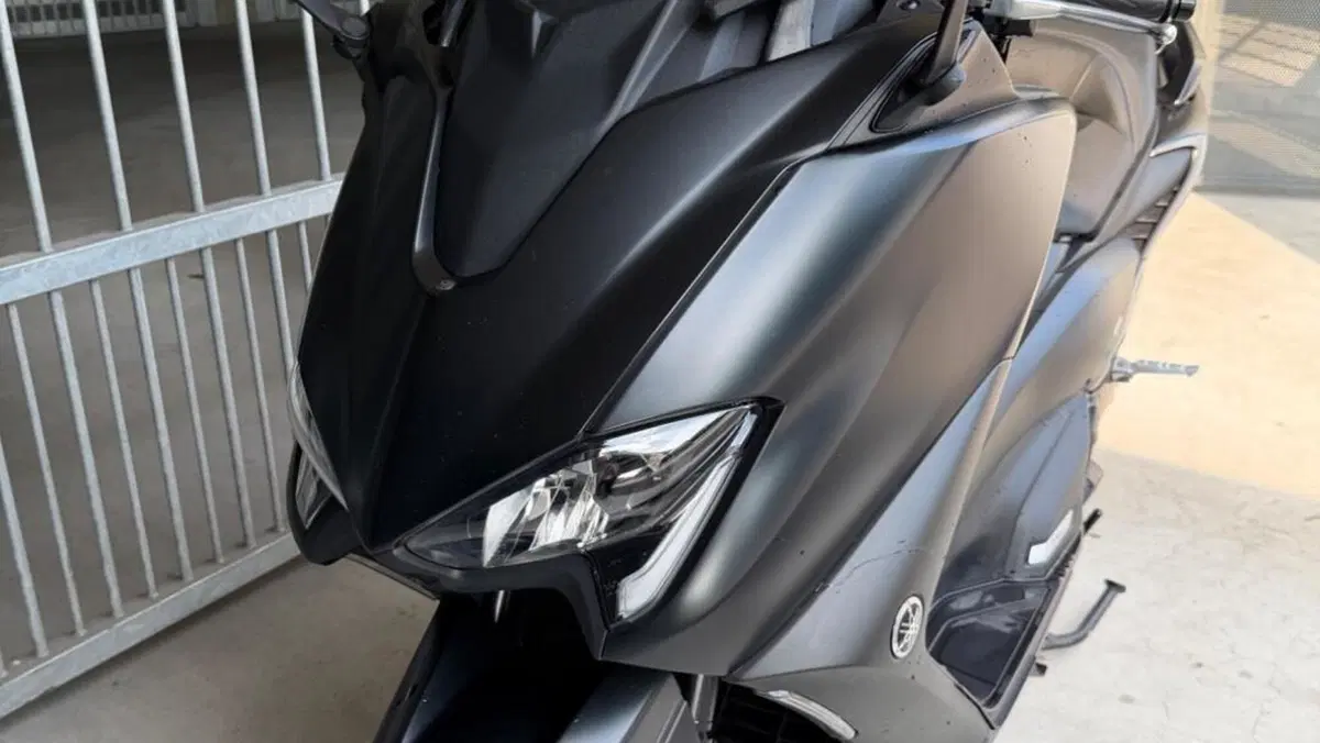 Yamaha T-Max 560 (2022 - 24)  (2)