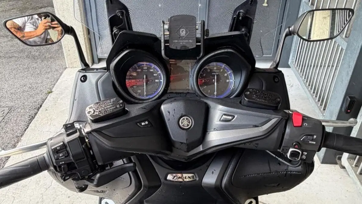 Yamaha T-Max 560 (2022 - 24)  (4)