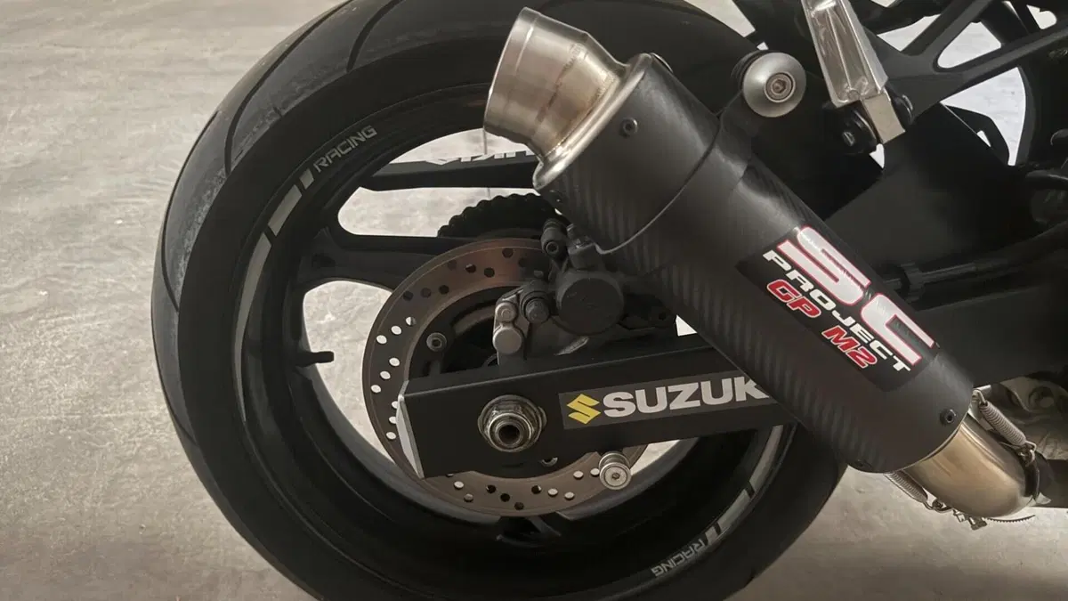 Suzuki GSR 750 Z SP ABS (2015 - 16)  (13)