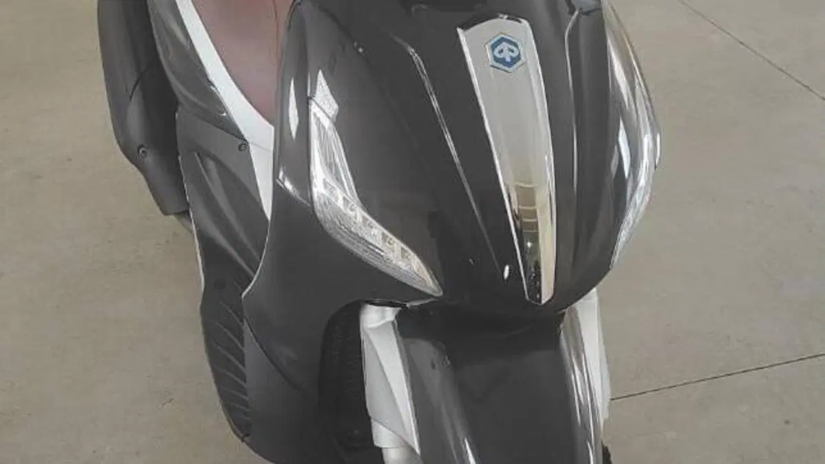 Piaggio Beverly 350 ABS (2016 - 20)  (2)