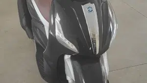 Piaggio Beverly 350 ABS (2016 - 20)  (2)