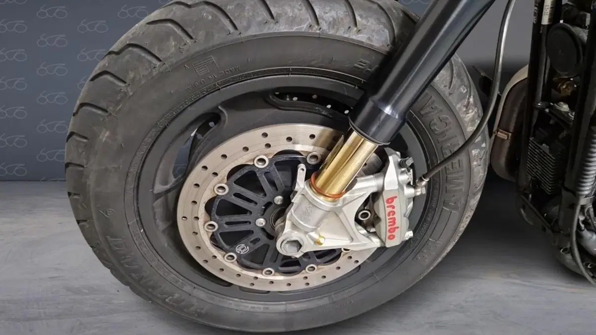 Harley-Davidson 1200 Forty-Eight (2010 - 15)  (3)