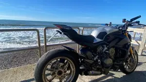 Ducati Streetfighter V4 1100 S (2020)  (3)
