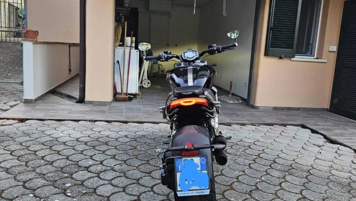 Triumph Rocket 3 R (2019 - 20)  (4)