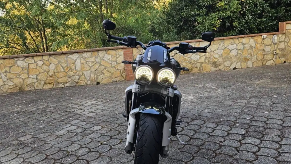 Triumph Rocket 3 R (2019 - 20)  (2)