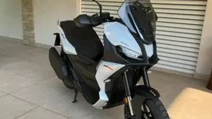 Aprilia SR GT 400 (2026)  (2)