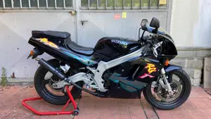 Suzuki RG 125  (2)