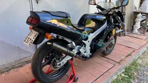 Suzuki RG 125  (3)