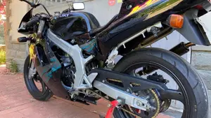 Suzuki RG 125  (5)