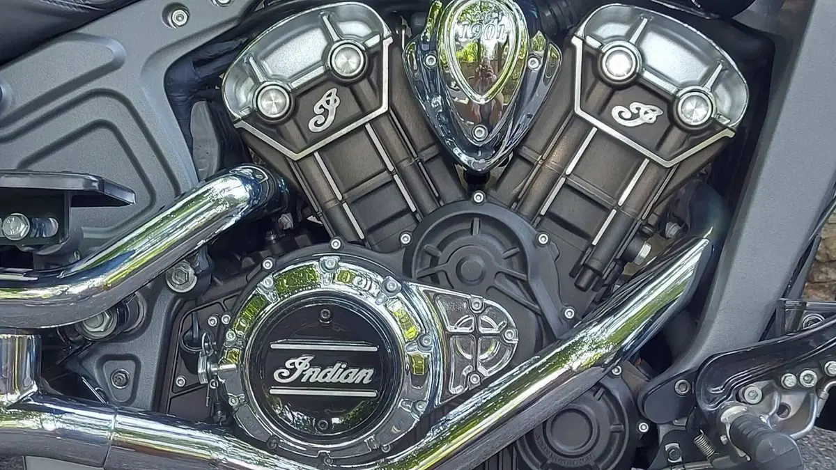 Indian Scout 1133 (2015 - 16)  (3)