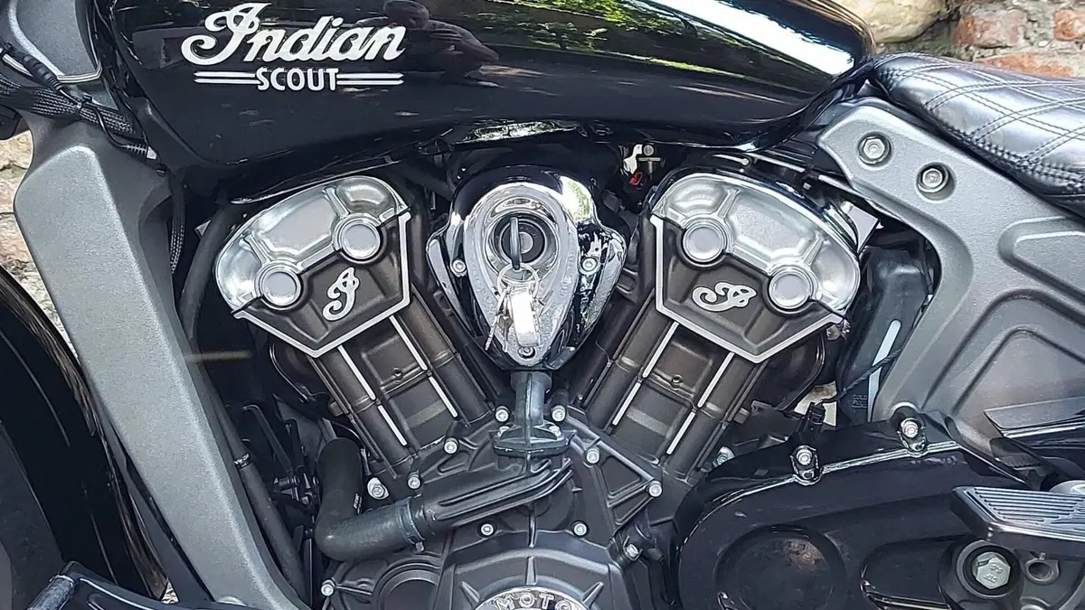 Indian Scout 1133 (2015 - 16)  (4)