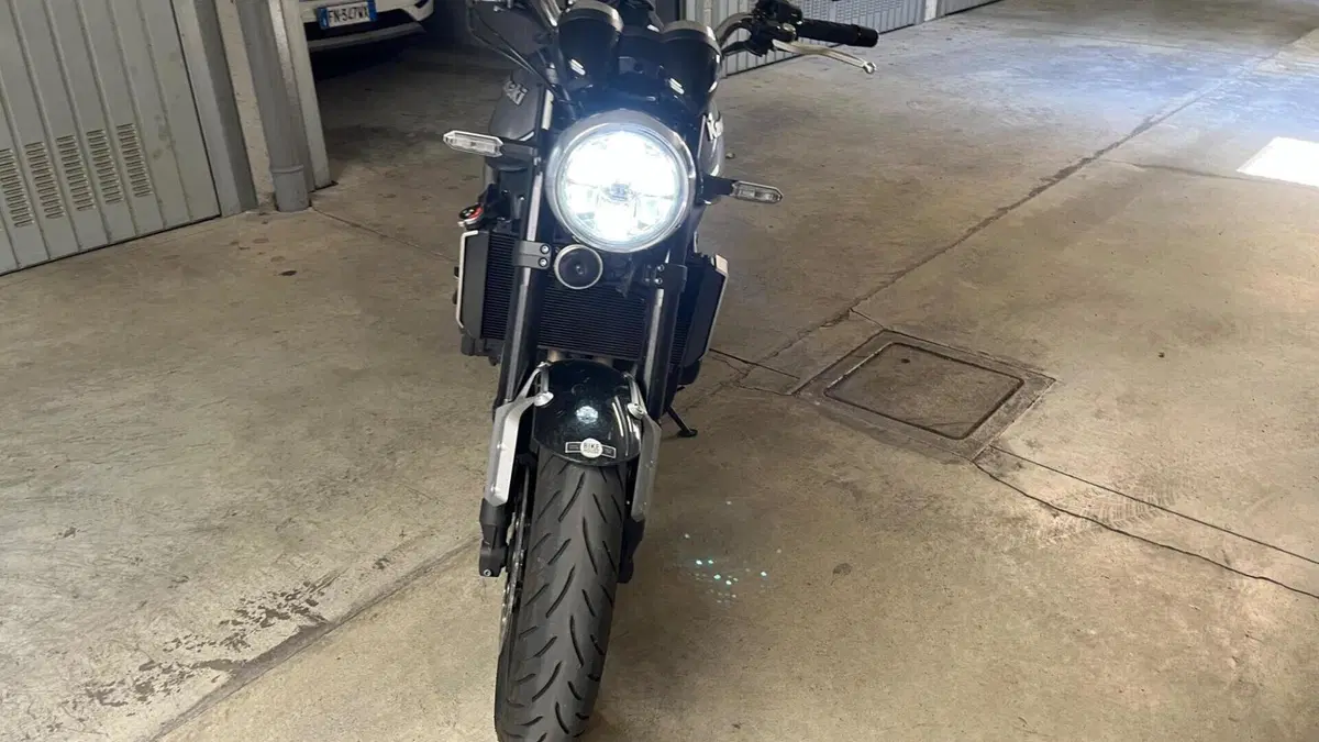 Kawasaki Z 900 RS (2022 - 25)  (2)