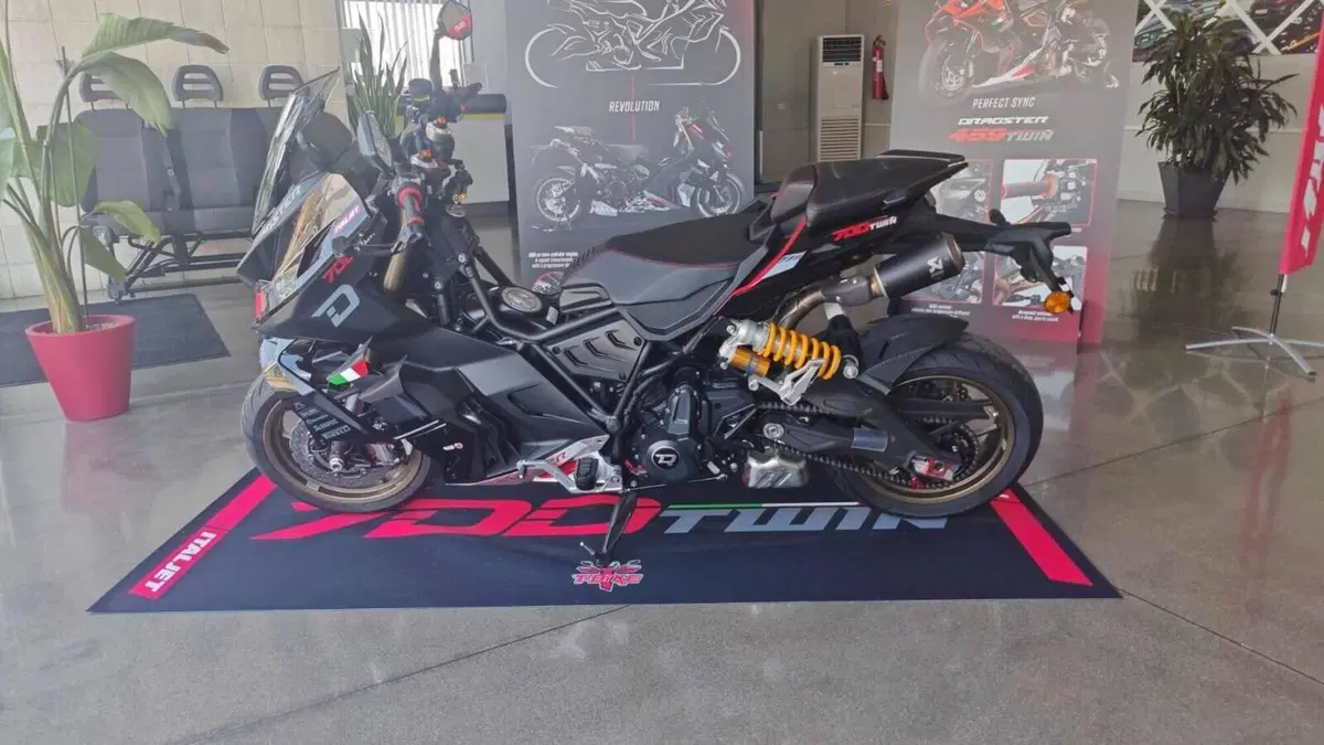 Italjet Moto Dragster 700 Twin Limited Factory Edition (2024 - 25)  (9)
