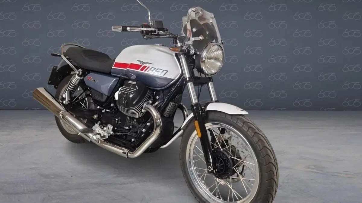 Moto Guzzi V7 Special (2021 - 24)  (2)