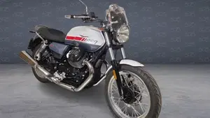 Moto Guzzi V7 Special (2021 - 24)  (2)