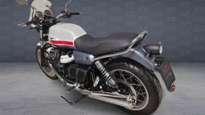 Moto Guzzi V7 Special (2021 - 24)  (4)