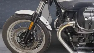 Moto Guzzi V7 Special (2021 - 24)  (7)
