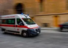 Tragico schianto a Piacenza, moto contro un'ambulanza, muore un ragazzo di 22 anni