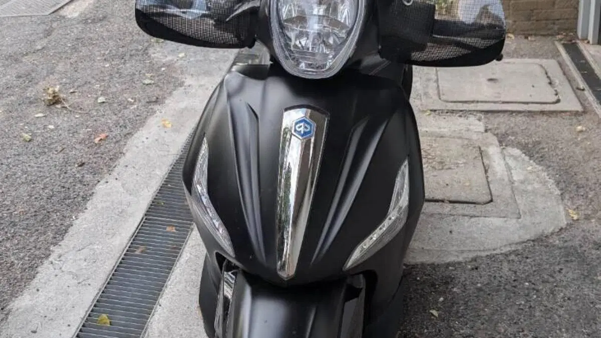 Piaggio Beverly 350 Police ABS-ASR (2018 - 20)  (3)