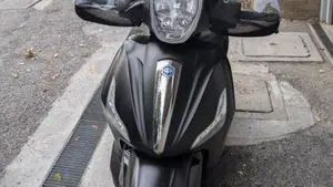 Piaggio Beverly 350 Police ABS-ASR (2018 - 20)  (3)