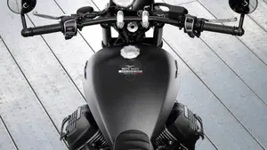 Moto Guzzi V9 Bobber (2021 - 25) 