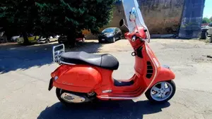 Vespa GTS 250 i.e.  (2)