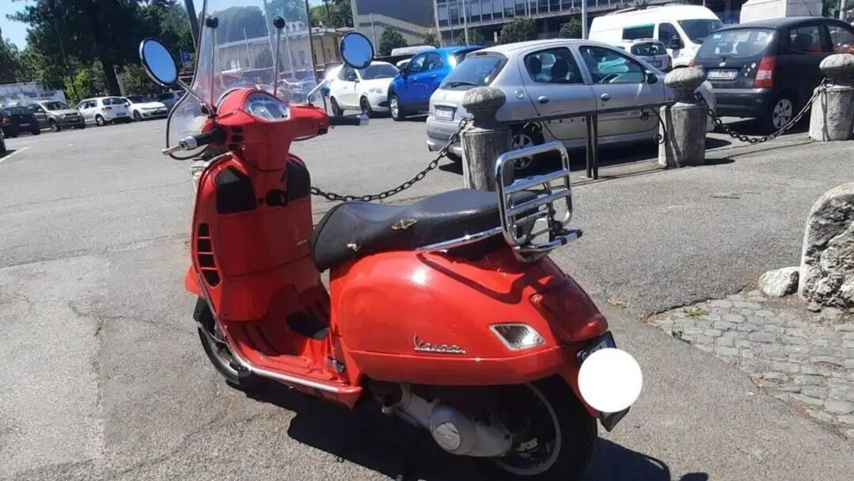 Vespa GTS 250 i.e.  (4)