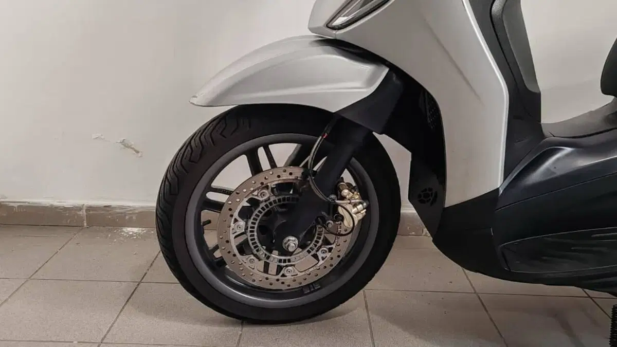 Piaggio Beverly 300 ABS-ASR (2021 - 25)  (3)