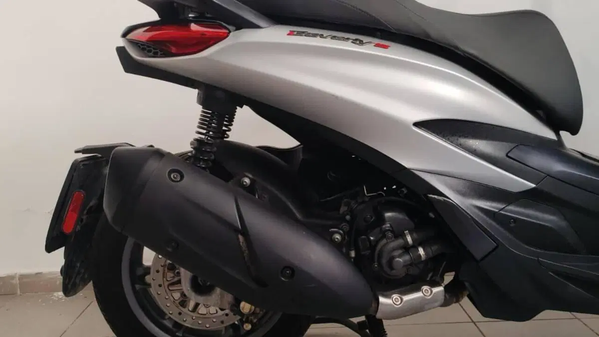 Piaggio Beverly 300 ABS-ASR (2021 - 25)  (7)
