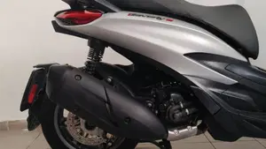 Piaggio Beverly 300 ABS-ASR (2021 - 25)  (7)