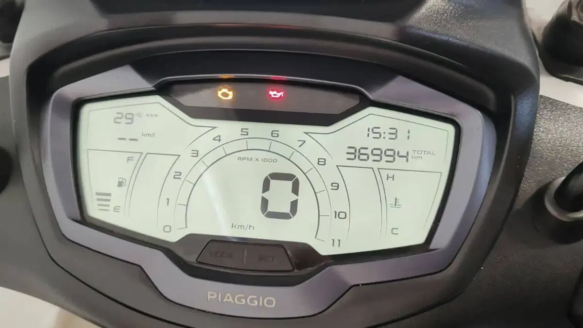 Piaggio Beverly 300 ABS-ASR (2021 - 25)  (12)