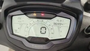 Piaggio Beverly 300 ABS-ASR (2021 - 25)  (12)