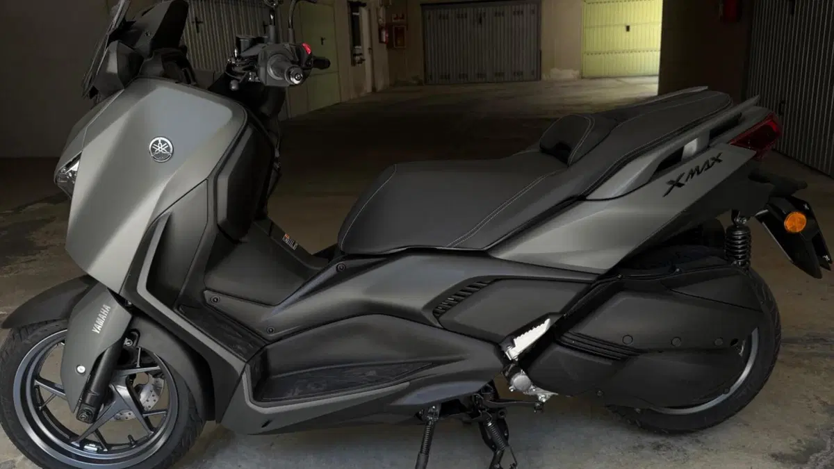 Yamaha X-Max 300 (2025 - 26)  (2)