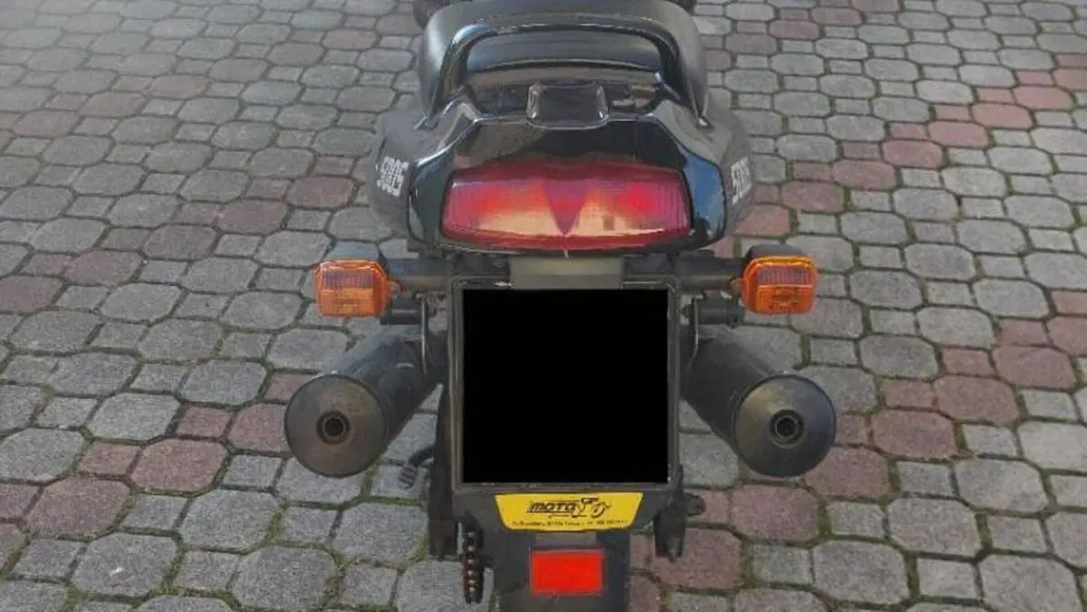 Kawasaki   (6)