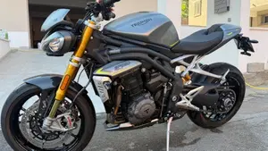 Triumph Speed Triple 1200 RS (2021 - 24)  (2)