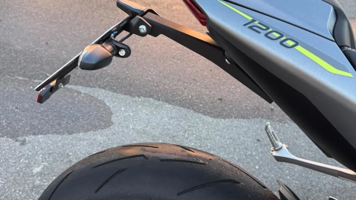 Triumph Speed Triple 1200 RS (2021 - 24)  (4)