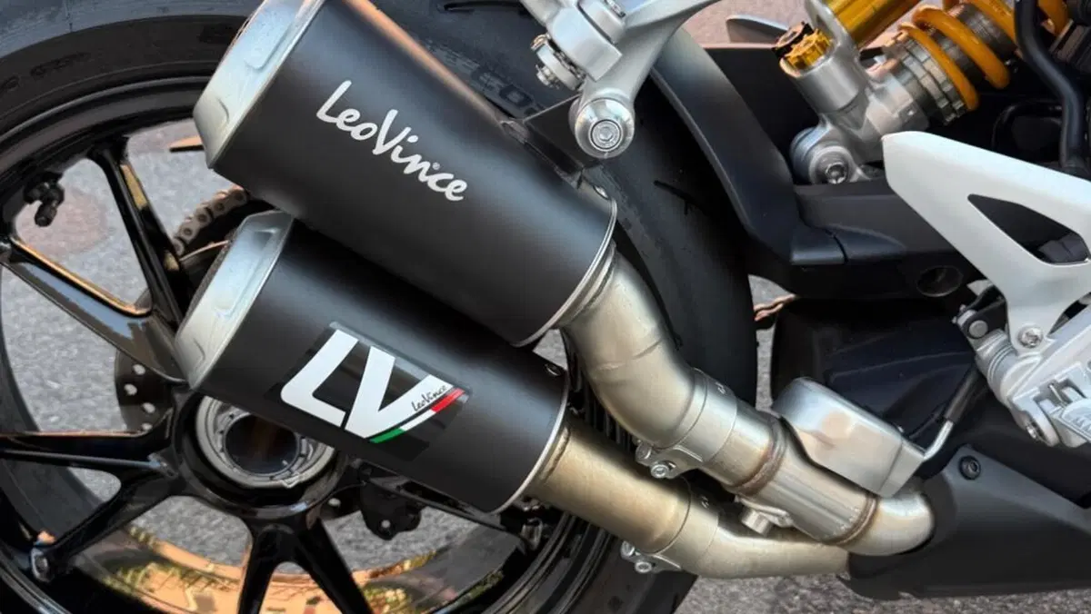 Triumph Speed Triple 1200 RS (2021 - 24)  (5)