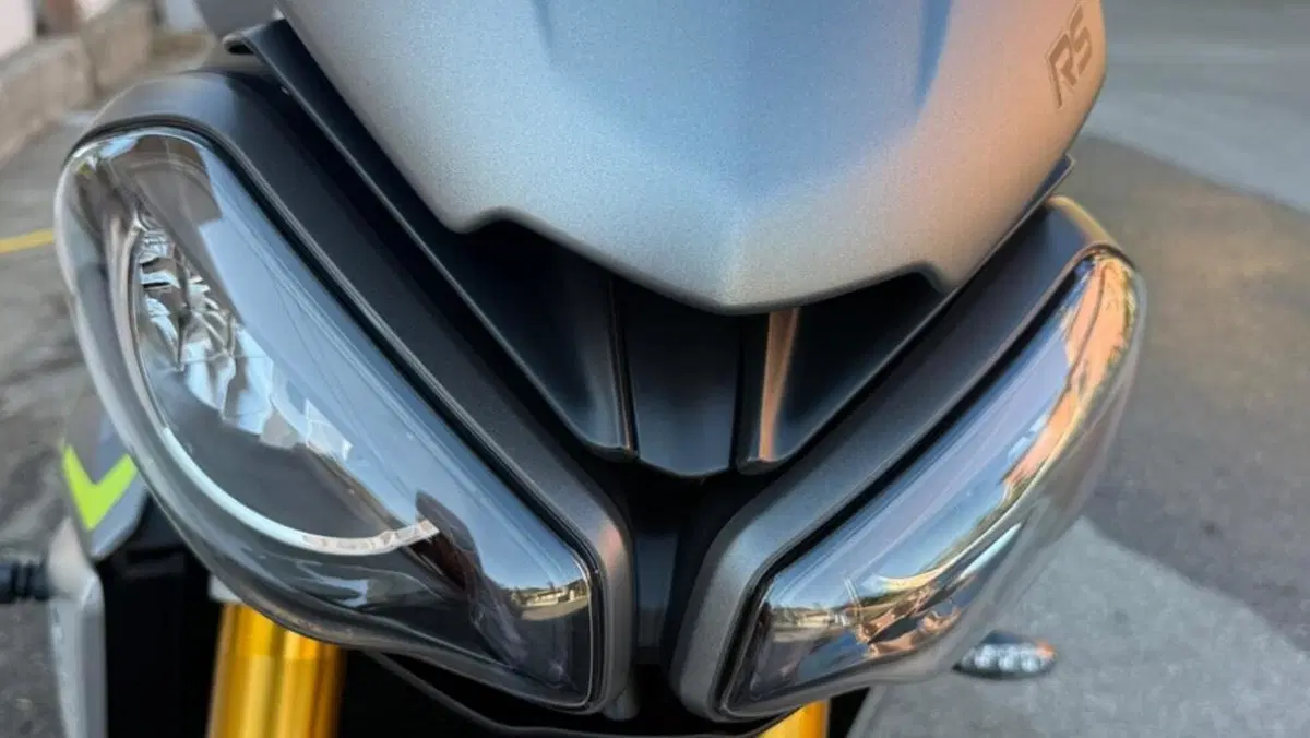 Triumph Speed Triple 1200 RS (2021 - 24)  (6)
