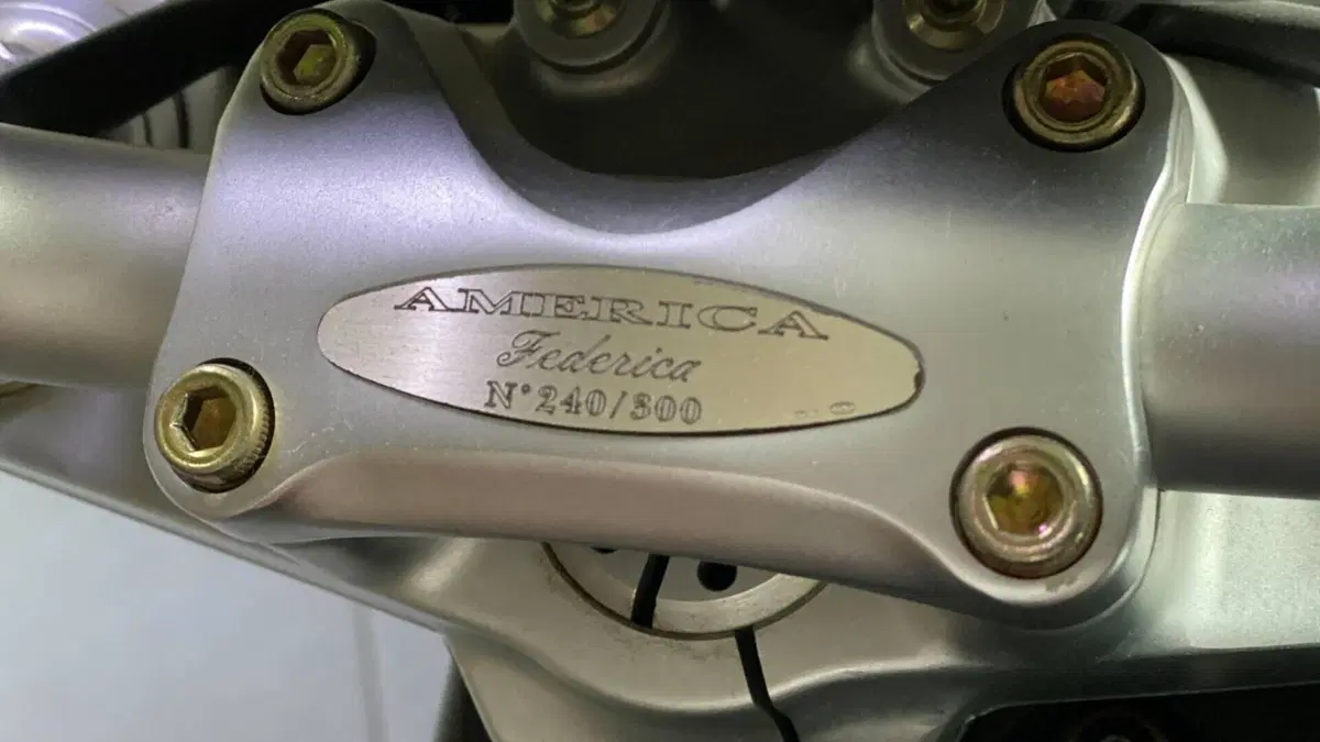 MV Agusta Brutale 910 S (2005 - 11)  (2)