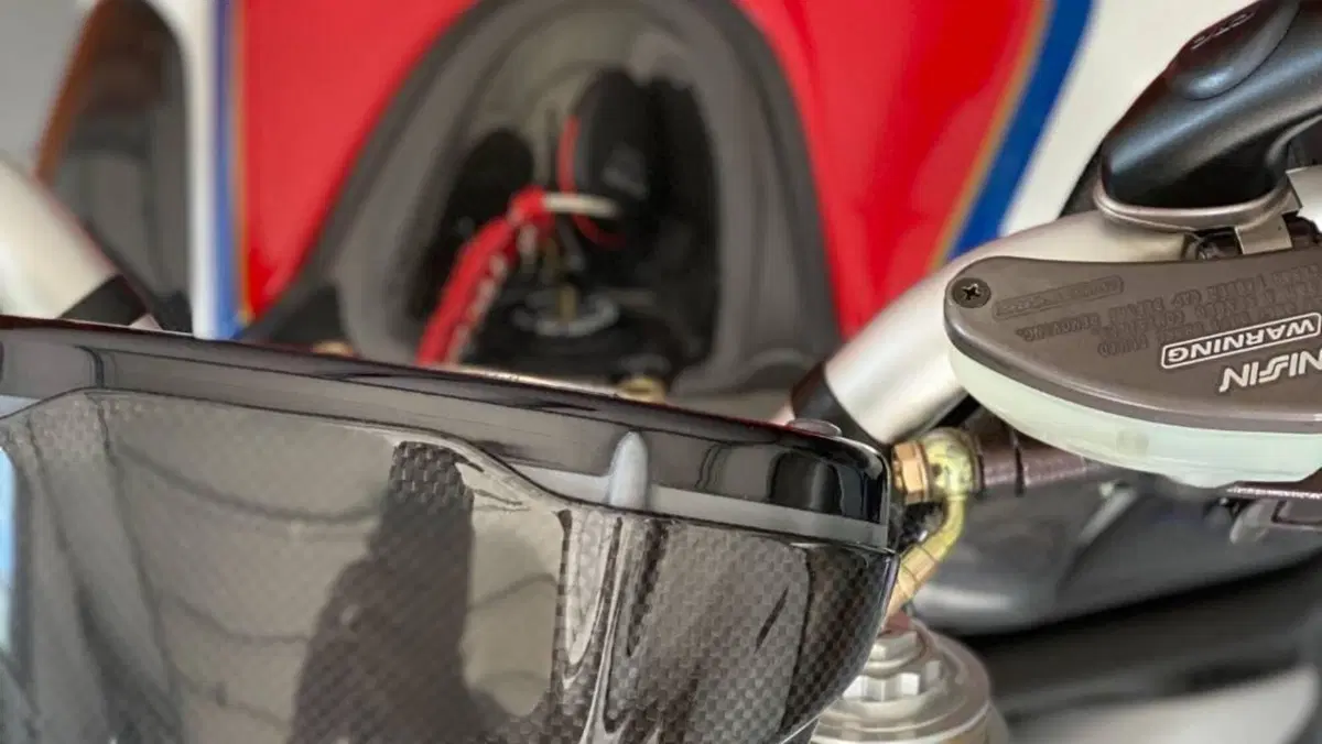 MV Agusta Brutale 910 S (2005 - 11)  (16)