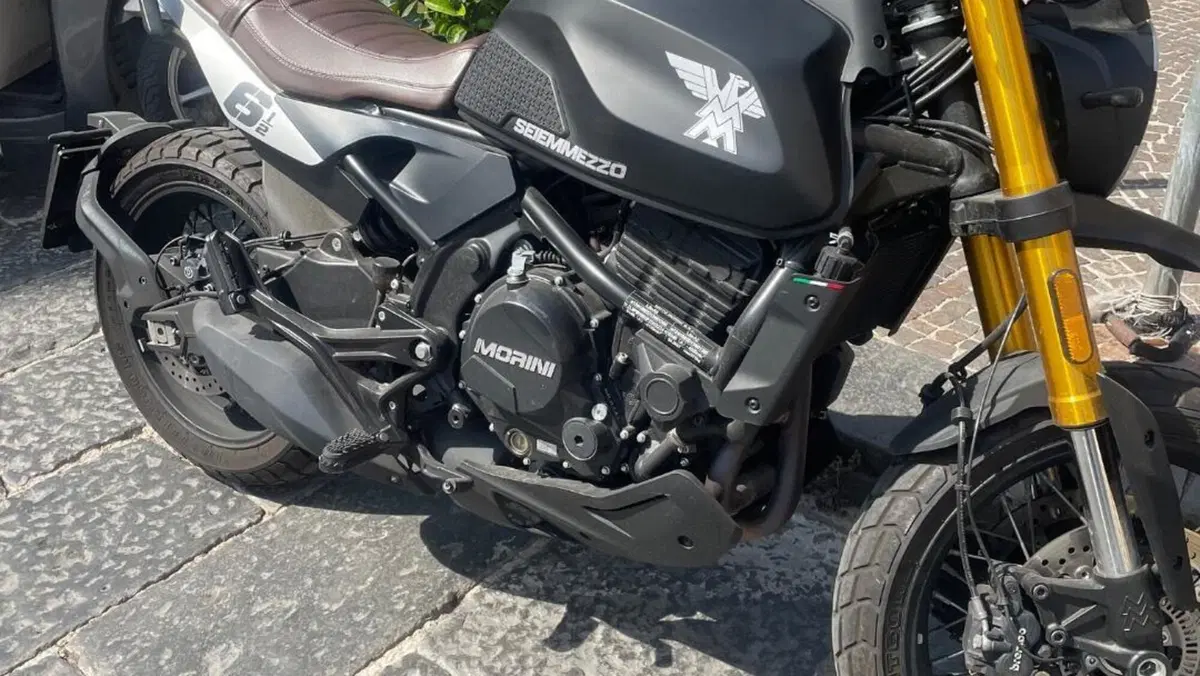 Moto Morini SEIEMMEZZO SCR (2022 - 26)  (3)