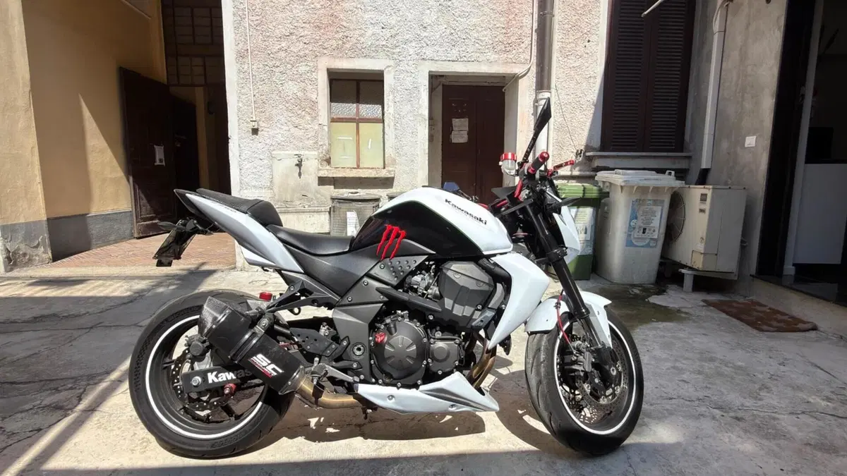 Kawasaki Z 750 (2007 - 14)  (2)