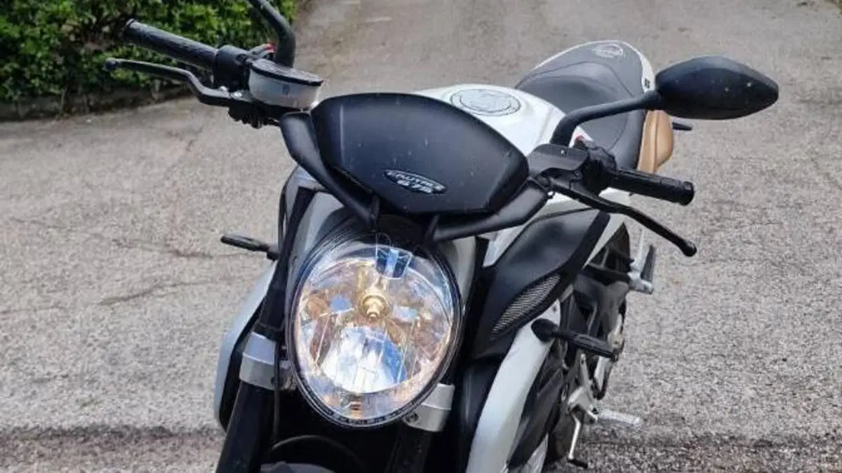 MV Agusta Brutale 675 (2011 - 15)  (2)