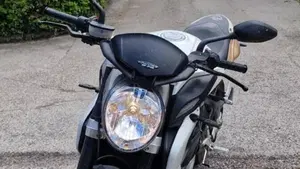 MV Agusta Brutale 675 (2011 - 15)  (2)