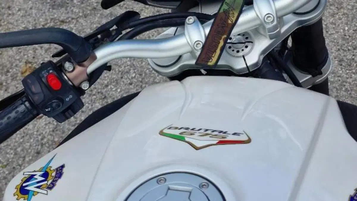 MV Agusta Brutale 675 (2011 - 15)  (6)
