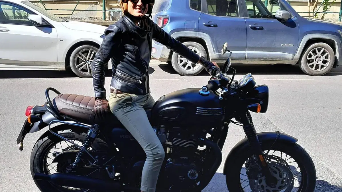 Triumph Bonneville T120 Black (2017 - 20)  (4)