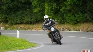 Triumph Bonneville T120 Black (2017 - 20)  (3)