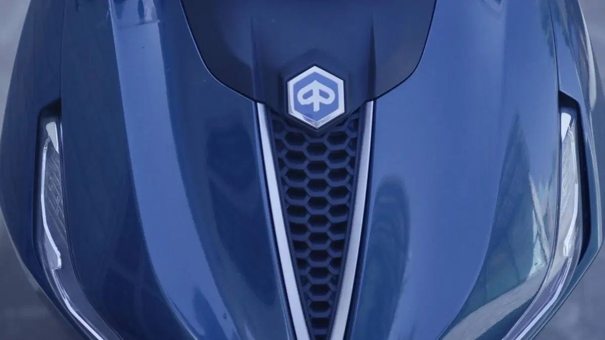 Piaggio Beverly 300 Hpe (2021)  (9)