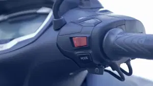 Piaggio Beverly 300 Hpe (2021)  (14)