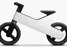 Non ha batteria né pedali, ma la prima bici (o moto?) di Tesla è subito sold-out. Ma va?